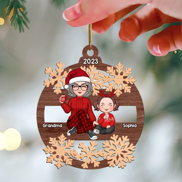 Cute Grandma And Grandkid Sitting In Snowflake Christmas Personalized Wooden Ornament Online now - Image 3